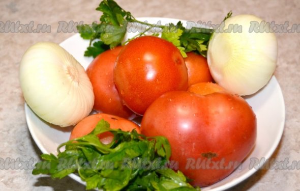 Салат из помидоров с луком на