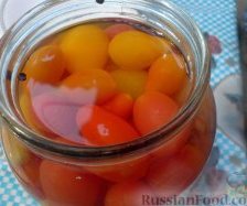 Фото приготовления рецепта: Маринованные сладкие помидоры черри - шаг №2