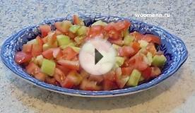 Овощной салат из помидоров и огурцов без майонеза